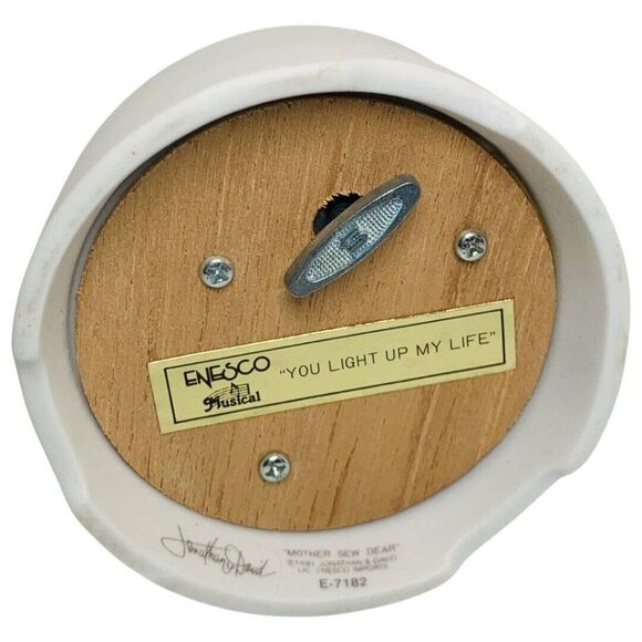 Vintage Precious Moments E-7182 Mother Sew Dear 1981 Music Box Light Up My Life - Picture 7 of 7